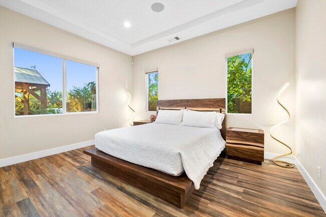 Building Photo - 8396 Sweetwater Creek Way