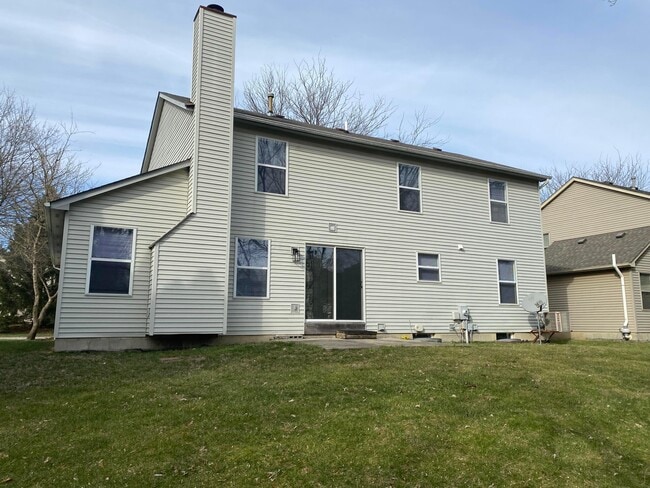 Building Photo - 6089 Pirthshire St