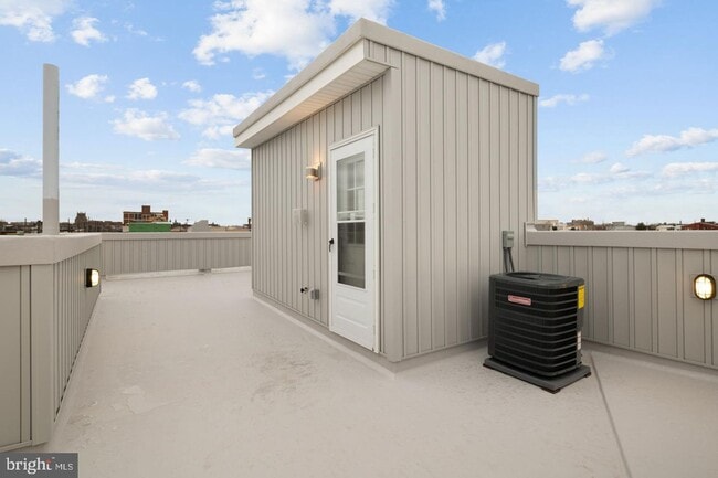 Building Photo - Newly Constructed Fishtown Home