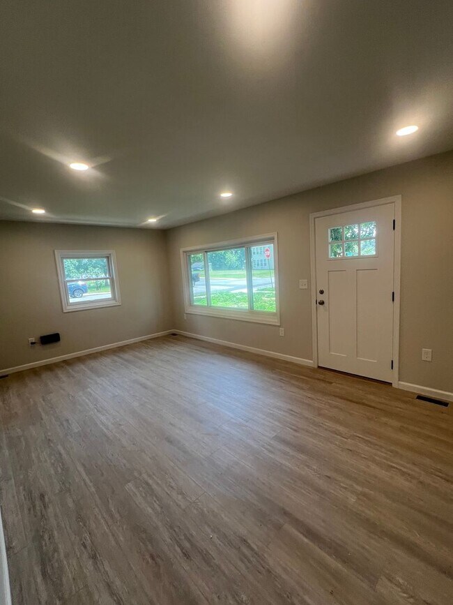 Building Photo - Newly renovated 3 bedroom home in Carlisle