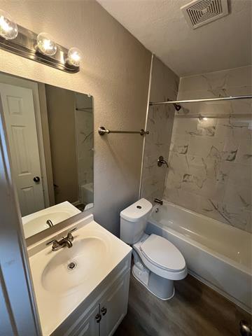Building Photo - 6524 Treetop Ln