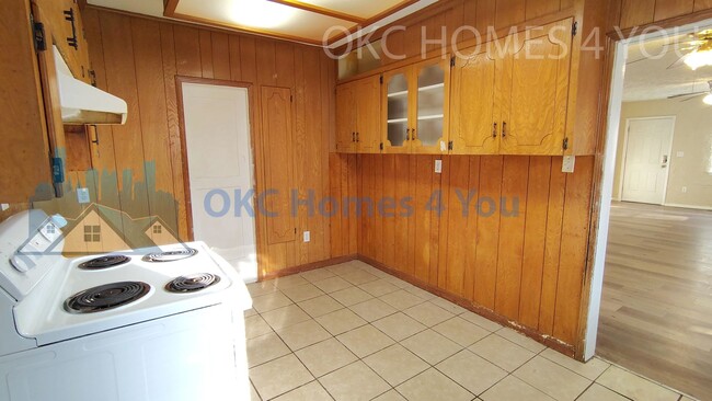 Building Photo - NW OKC 4 Bed Near I-44 & NW 23rd St.