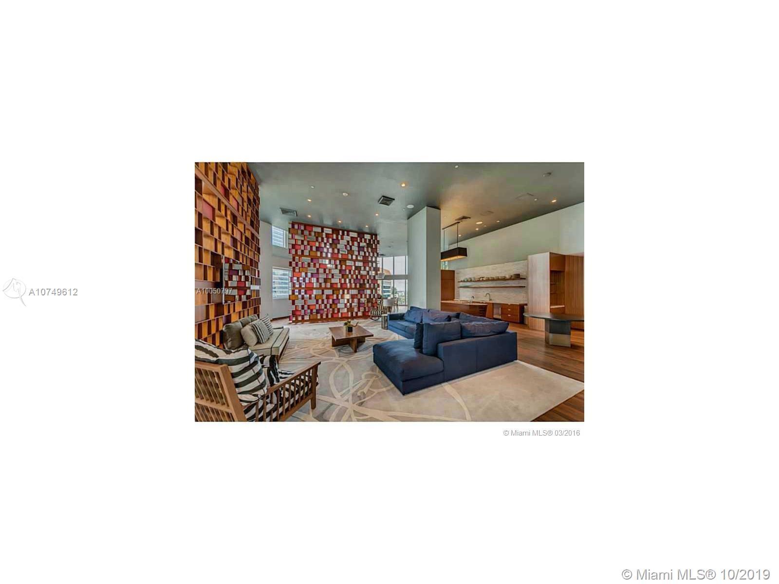 Building Photo - 1300 Brickell Bay Dr