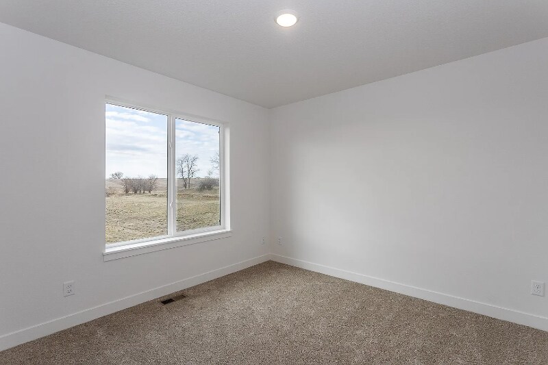 Building Photo - 220 Nw Waverly Dr