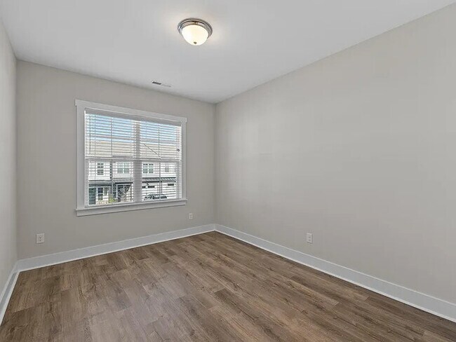 Building Photo - Lease OR Lease to Own