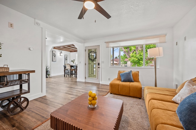 Building Photo - 430 W 550 N