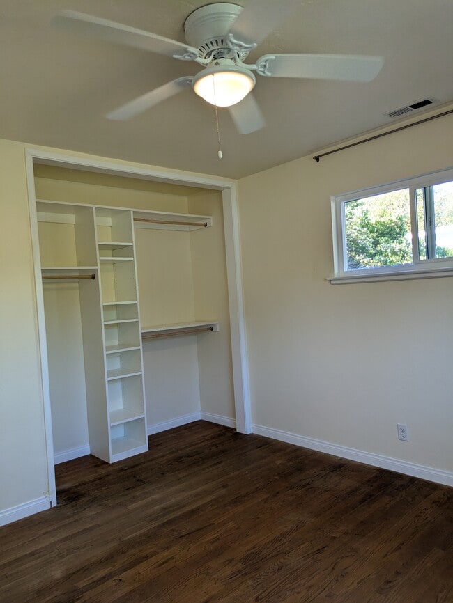 Building Photo - 938 Tiger Tail Rd