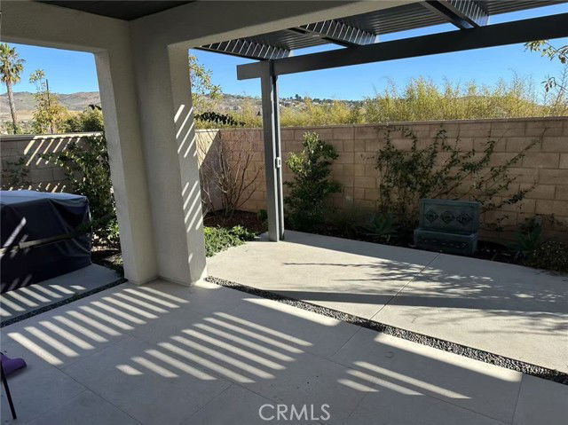 Building Photo - 26078 Meadow Dr