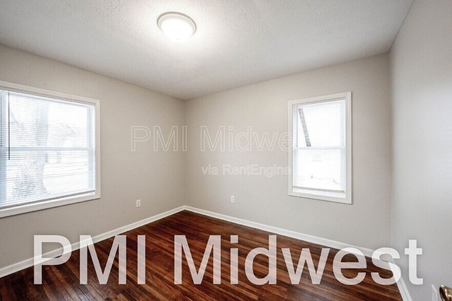 Building Photo - 3101 N Temple Ave