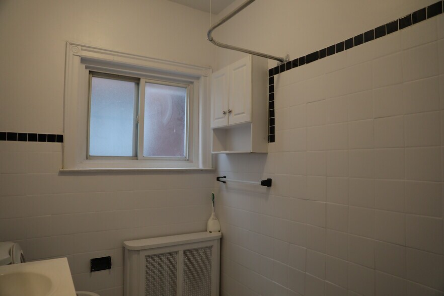 Building Photo - 4826 N Camac St