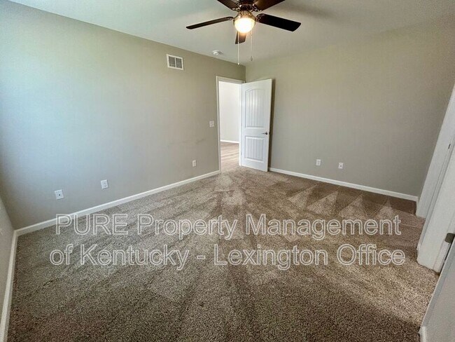 Building Photo - 263 Stoney Creek Way