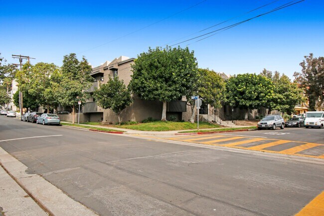 Building Photo - 10795 Woodbine