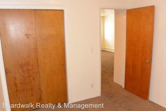 Building Photo - 675 E 5th Ave