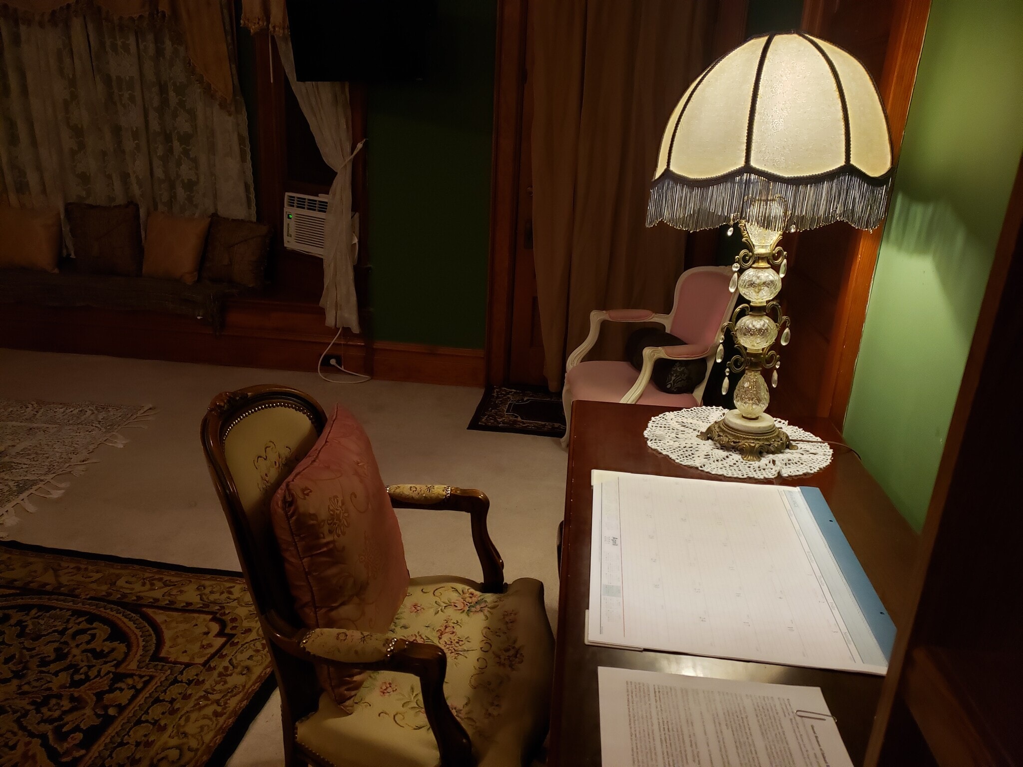 French Room $1350 - 2374 Mission Inn Ave