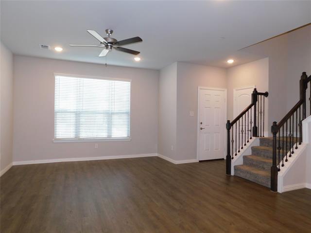 Building Photo - 2229 Davenport Dr