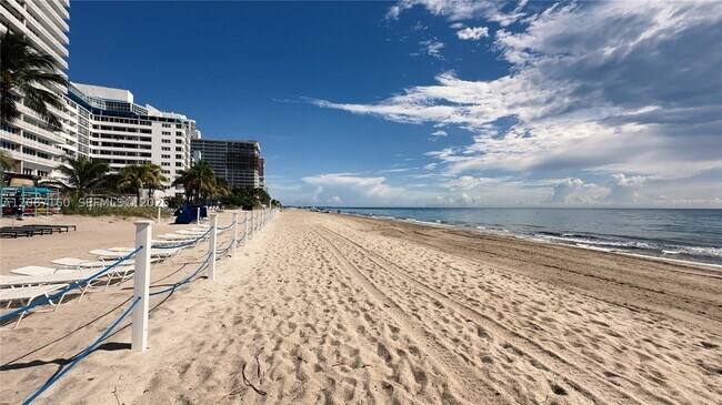 Building Photo - 4010 Galt Ocean Dr