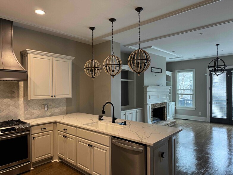 Building Photo - 218 Wheeler St