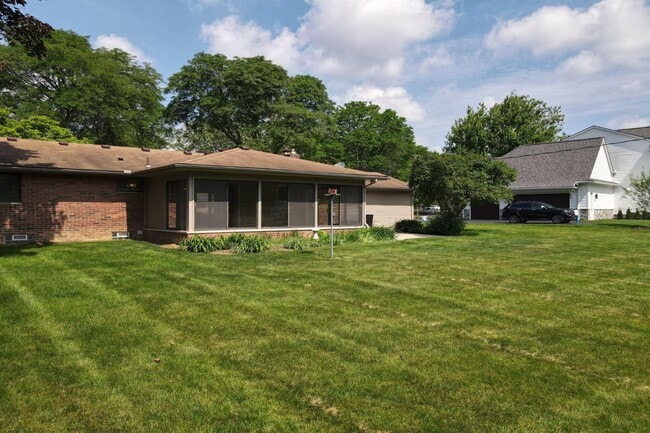 Building Photo - 3672 Middlebury Ln