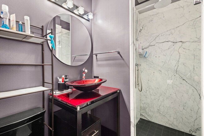 Building Photo - 130 S Canal St