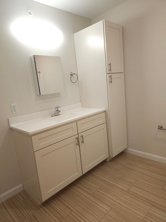 Building Photo - Village at Autumn Pond II:  One Bedroom pl...