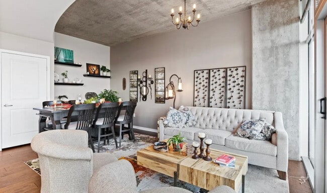 Building Photo - 1700 Bassett St