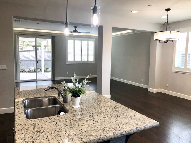 Building Photo - Beautifully Upgraded 4 Bedroom, 3 Bathroom...