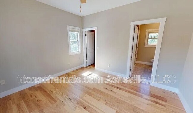 Building Photo - 583 Fairview Rd