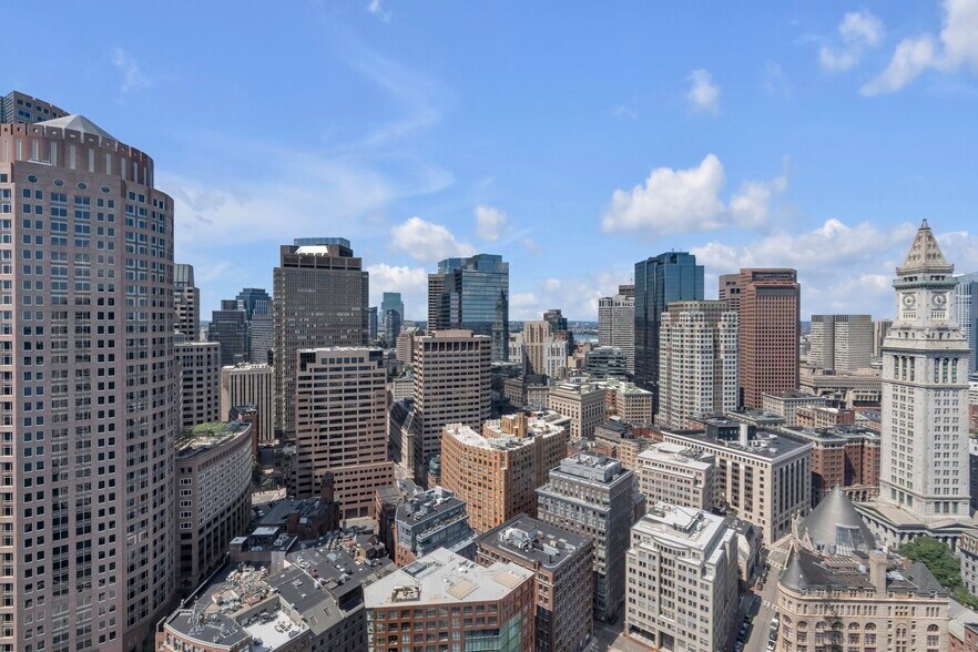 Building Photo - 65 E India Row