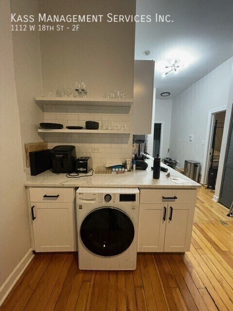 Building Photo - 1112 W 18th St