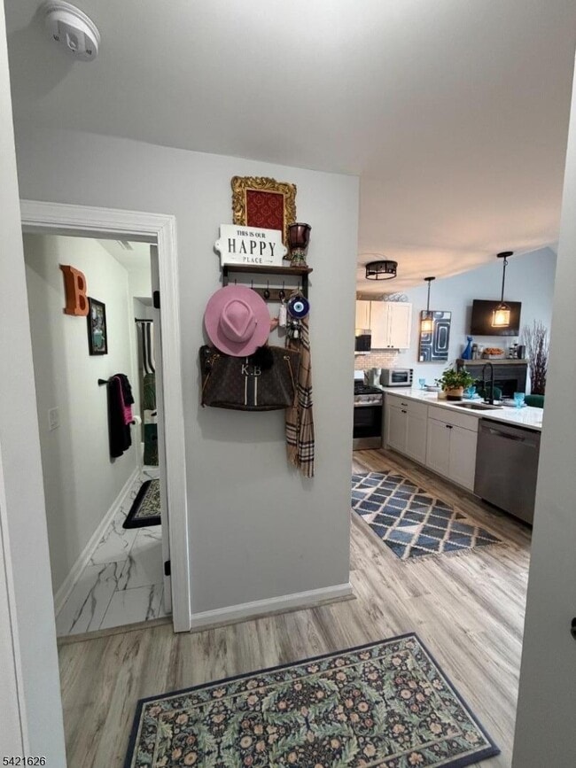 Building Photo - 6 Steamboat Dr