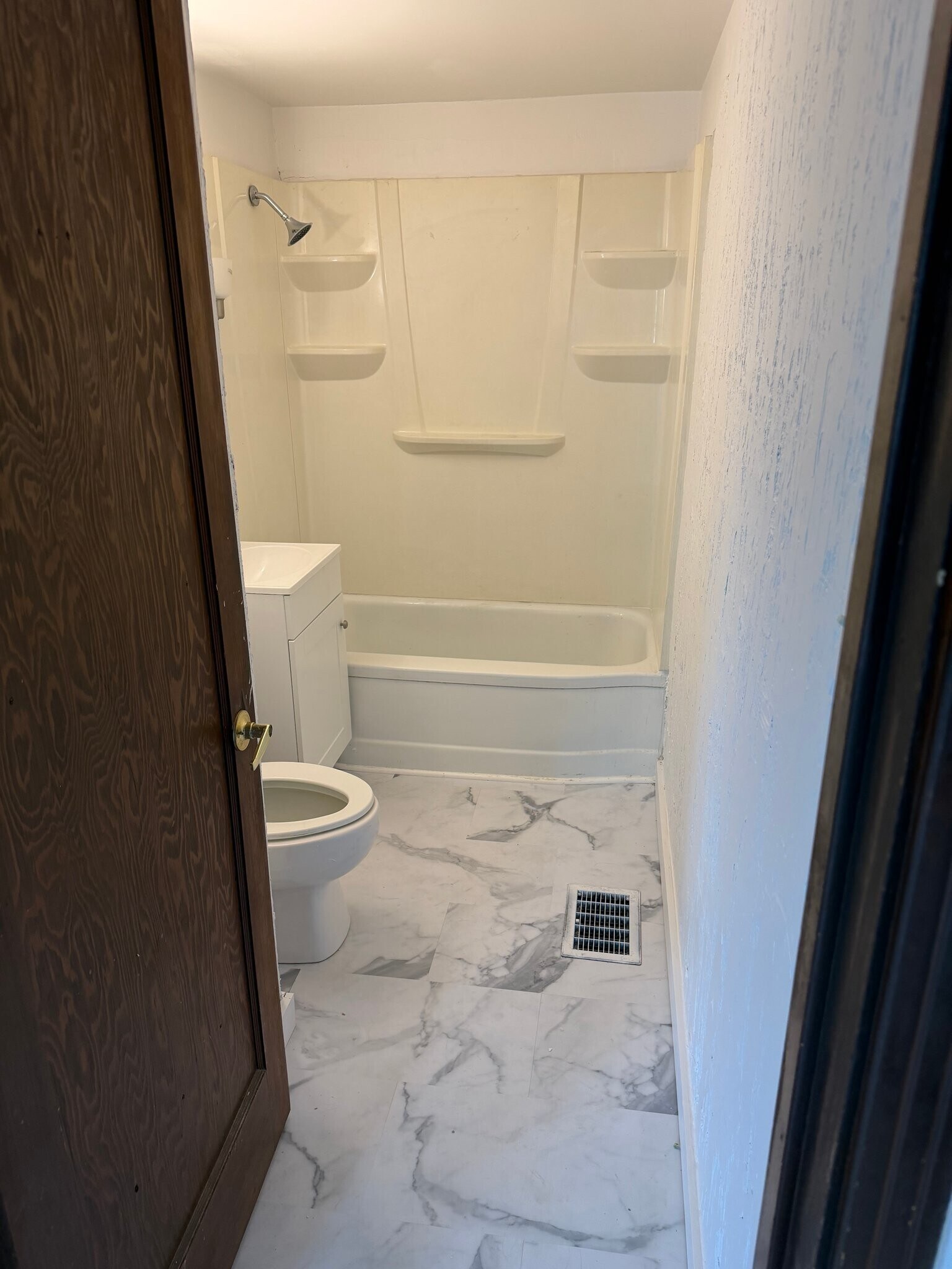 Building Photo - 1347 High Rd