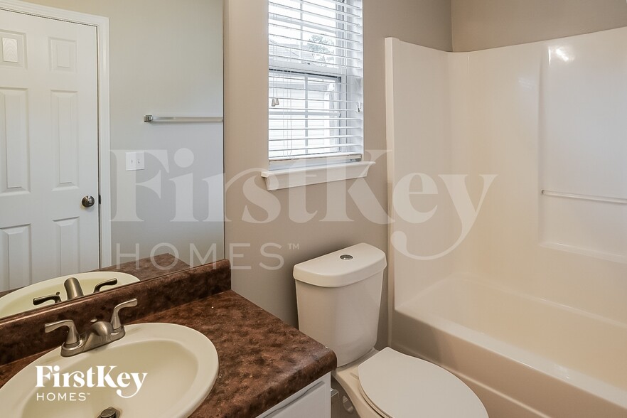 Building Photo - 4442 Brittany Dr