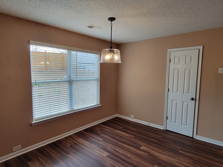 Building Photo - 4124 Alveston Dr