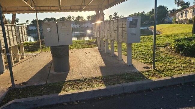 Building Photo - 1251 SE 31st Ct