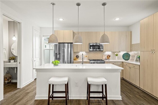 Building Photo - 2624 Metcalfe Rd