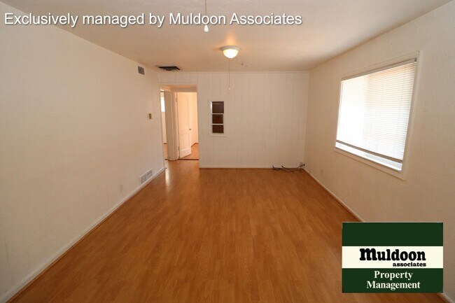 Building Photo - 2561 Camellia St