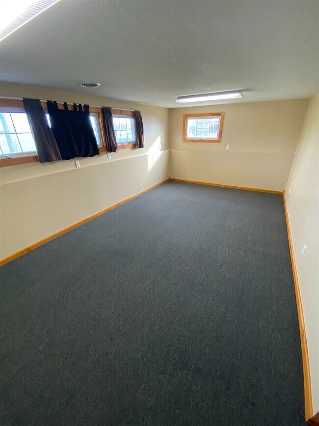 Building Photo - 10217 Auburn Rd