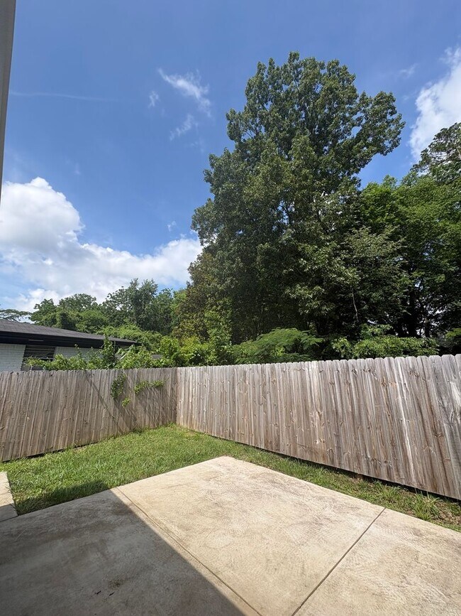 Building Photo - 123/125 Sequoia Drive