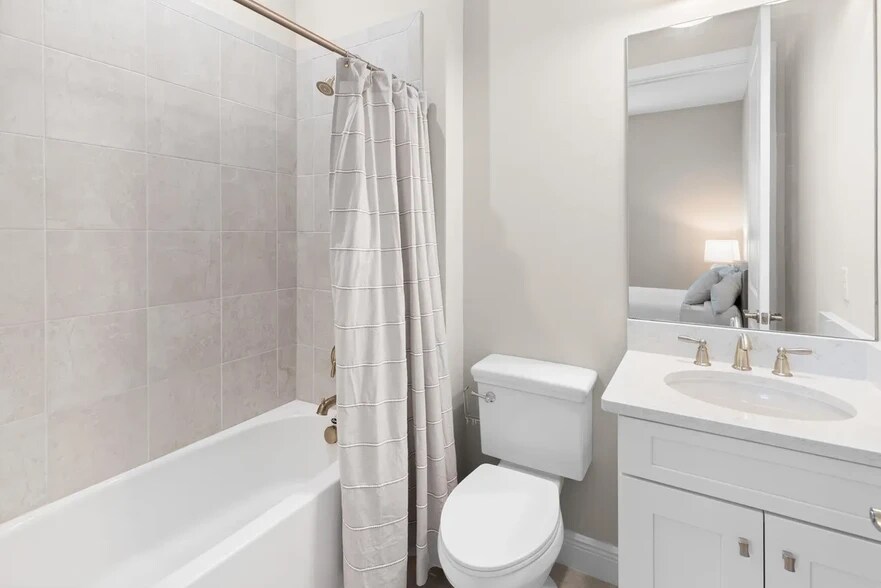 Building Photo - 13004 SW Ambra St