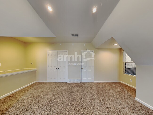 Building Photo - 2713 Bending Elm Dr