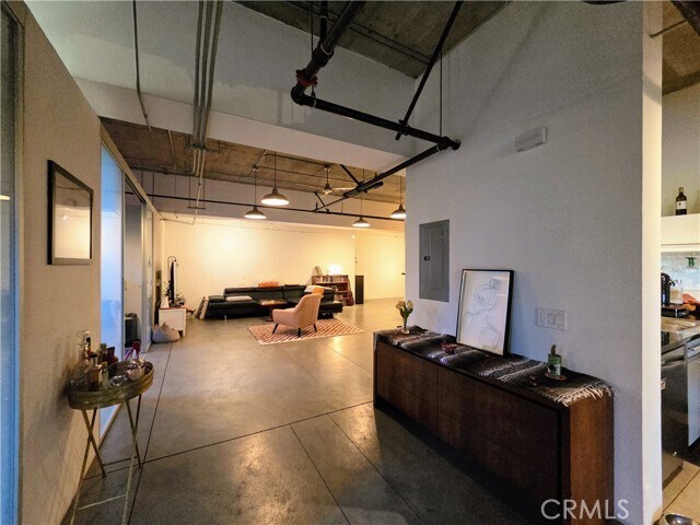 Building Photo - 835 Locust Ave