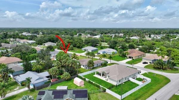 Building Photo - 1530 SW Escobar Ln