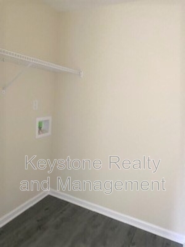 Building Photo - 129 Mace Ln