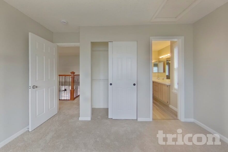 Building Photo - 16240 Quarry Hill Dr