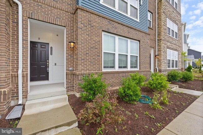 Building Photo - 4615 Crossing Ct