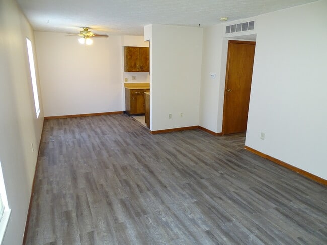 Primary Photo - 226 Heritage Cir