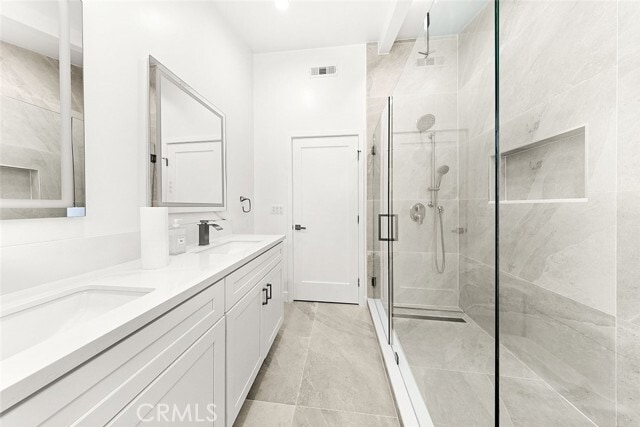 Building Photo - 13010 Hartland St