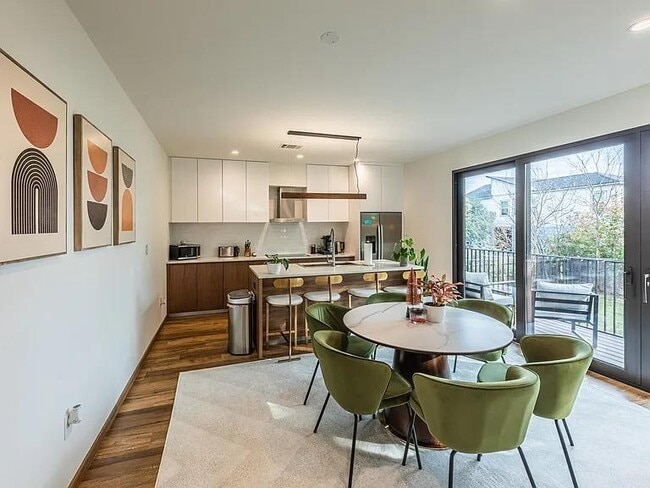 Building Photo - 2103 Crazyhorse Pass