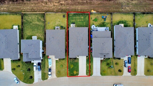 Building Photo - 25089 Pomegranate Pl