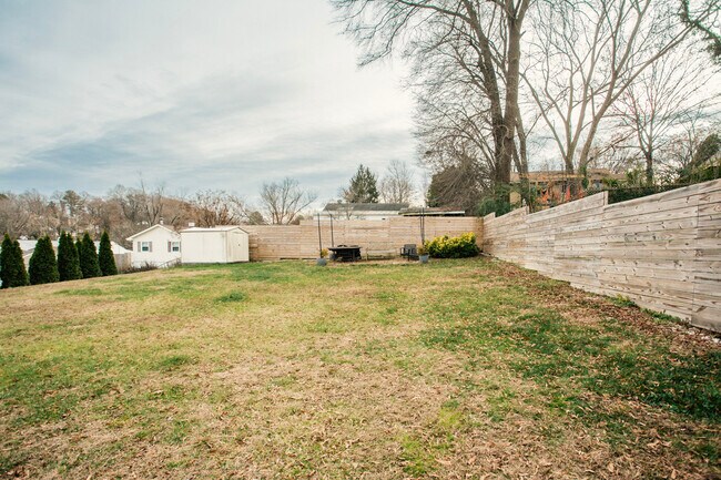 Building Photo - 3707 Heather Ct